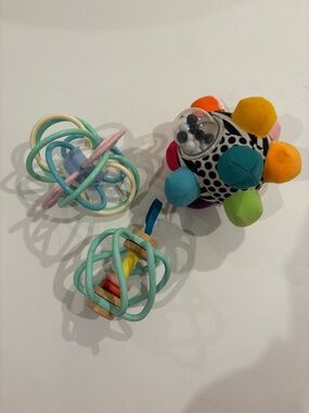 Assorted Multi-Color Sensory Baby Toy Set - Sassy Bumpy Ball Hape Apple Grab Toy